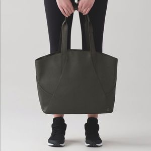 Lululemon olive bag